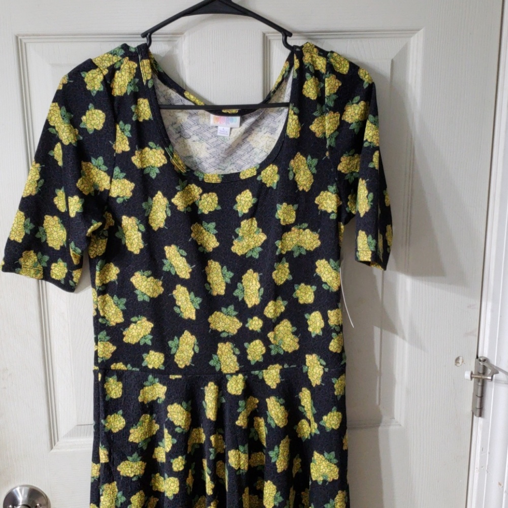 Brand new floral Nicole